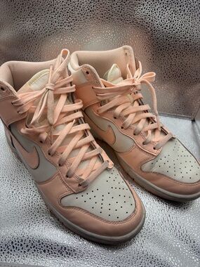 Nike Dunk High Crimson Tint Size Size 8.5 White Pink Sneakers DD1869-104